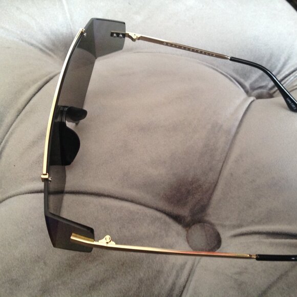 Quay Rimless Wraparound Shield Designer Sunglasses - Picture 7 of 8